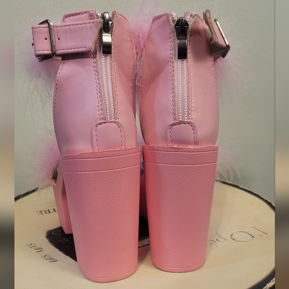 💰Sold💵Pink Platform Heels - Picture 5 of 7
